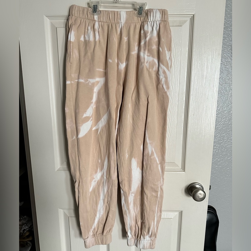 tie-dye sweatpants
